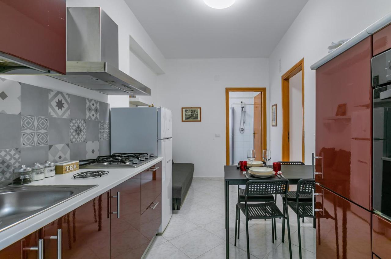 Villa Malfitano And Lolli Station Apt With Terrace Palermo Exterior foto