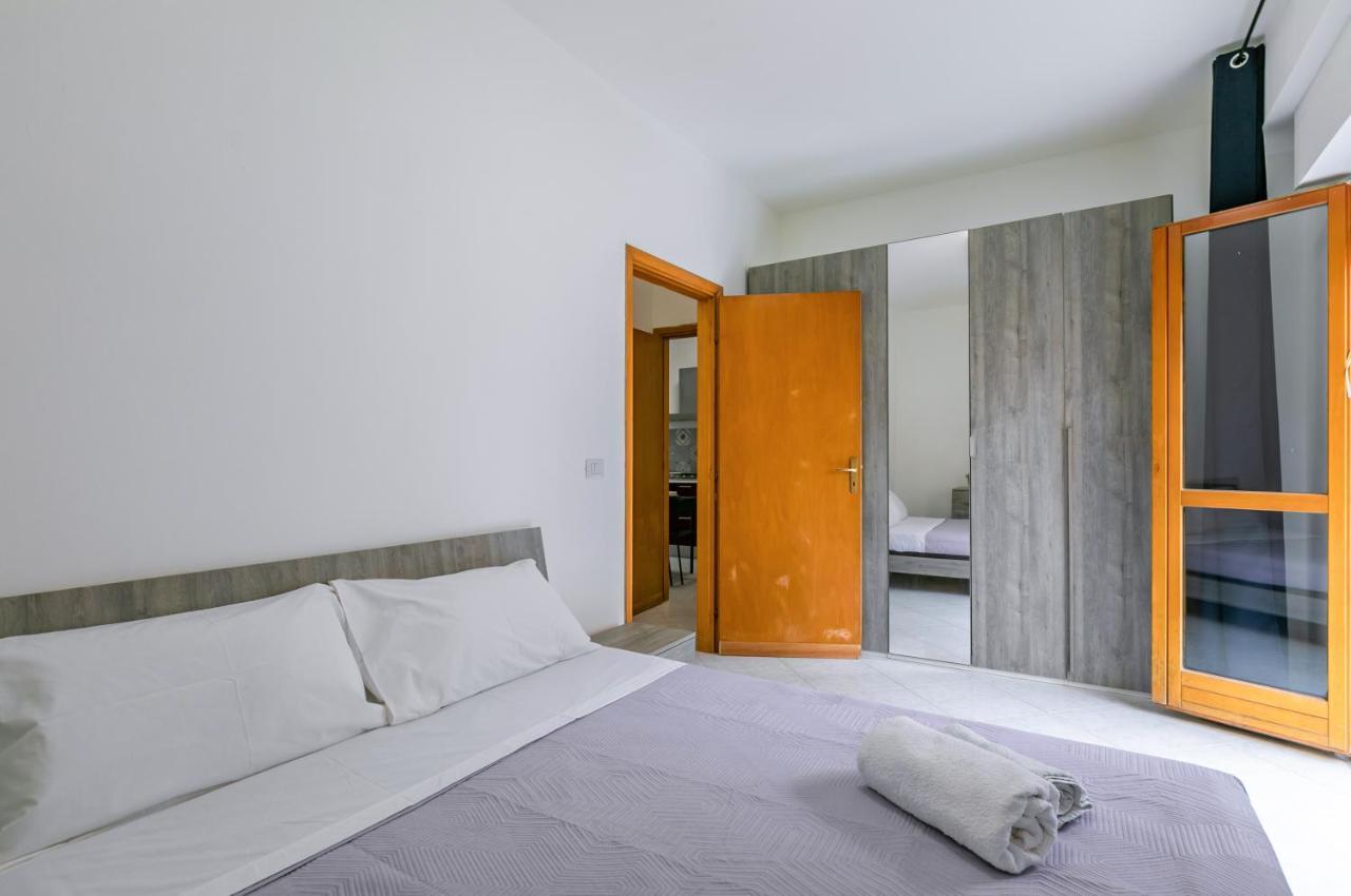 Villa Malfitano And Lolli Station Apt With Terrace Palermo Exterior foto