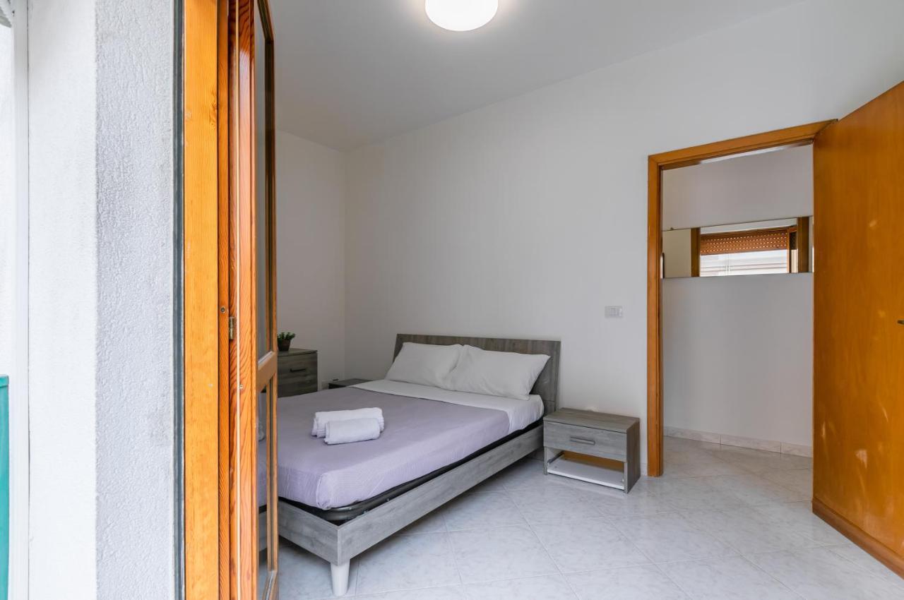 Villa Malfitano And Lolli Station Apt With Terrace Palermo Exterior foto